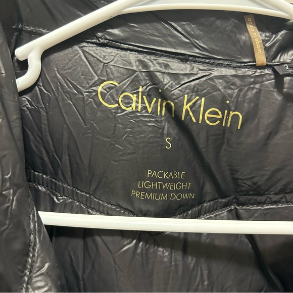 Calvin Klein packable lightweight premium down jacket - Picture 3 of 9